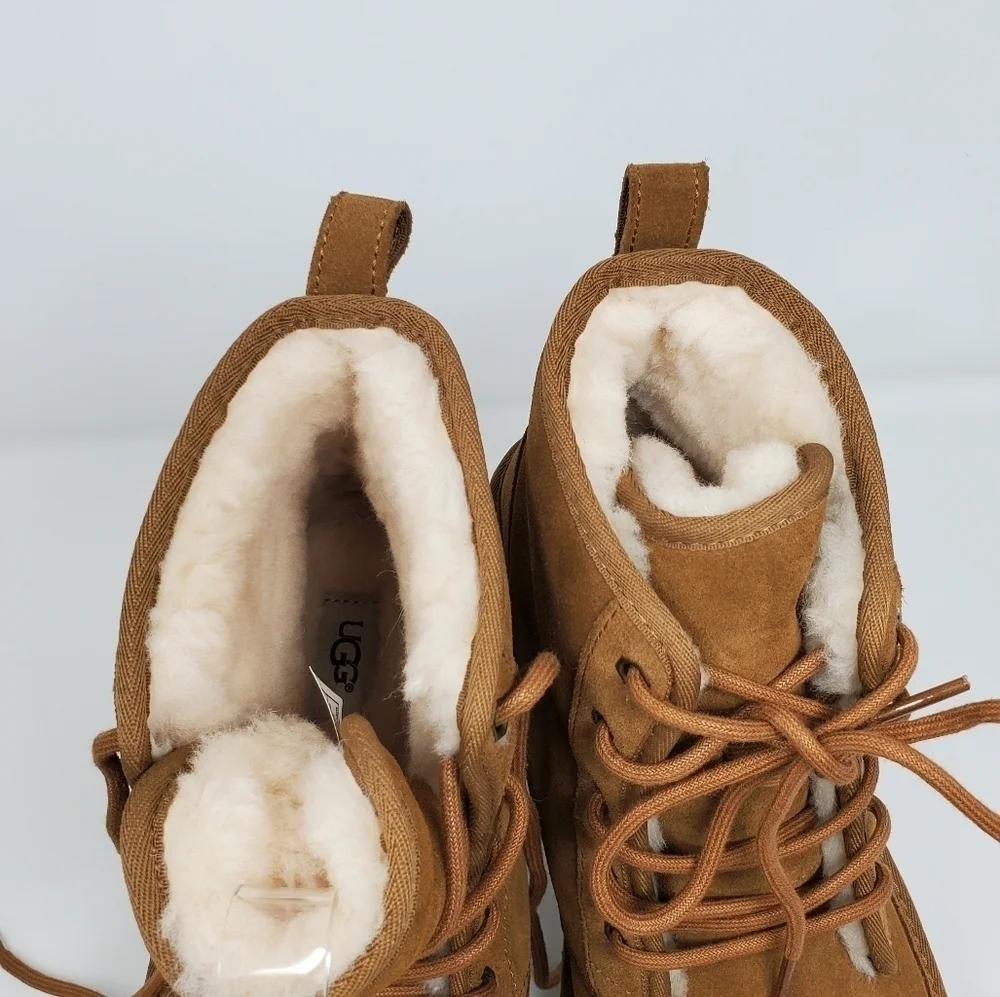 UGG Harkley 1016472 Men’s Chestnut Sheepskin Mid Top Casual Boots Size 5 New